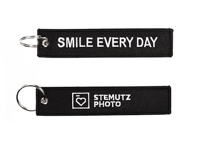 Stemutz Black Keychain SMILE EVERY DAY